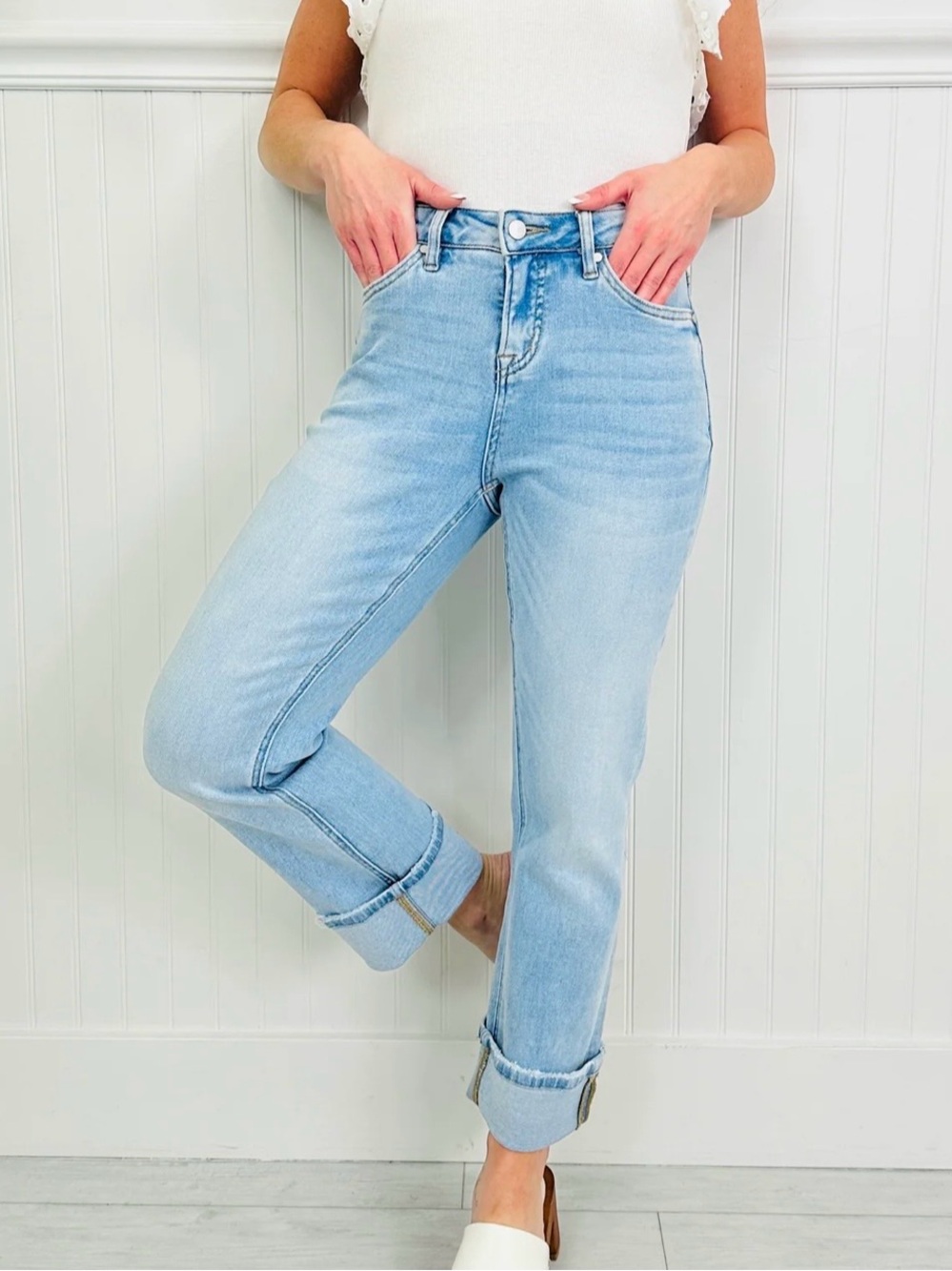 Light Blue Straight Leg Women's Jeans - High Rise